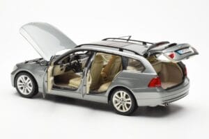 BMW 330i E91 Touring Сив Metallic Kyosho 1:18 80430394359 Метал — снимка 5 от 8