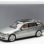 BMW 330i E91 Touring Сив Metallic Kyosho 1:18 - image 8 of 8