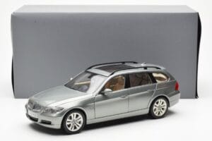 BMW 330i E91 Touring Сив Metallic Kyosho 1:18 80430394359 Метал — снимка 8 от 8