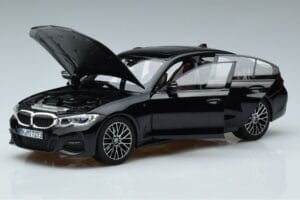 BMW 330i G20 Черен Металик Norev 1:18 183277 Метал — снимка 2 от 7