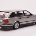 BMW 530i E34 Touring Сив Металик MCG 1:18 - image 2 of 6