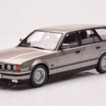 BMW 530i E34 Touring Сив Металик MCG 1:18