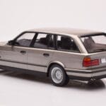BMW 530i E34 Touring Сив Металик MCG 1:18 - image 5 of 6