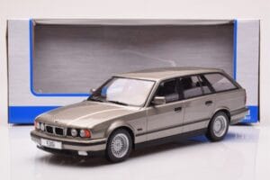 BMW 530i E34 Touring Сив Металик MCG 1:18 MCG18330 Метал — снимка 6 от 6