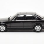 BMW 540i E34 Черен Metallic MCG 1:18 - image 3 of 6