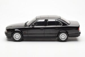 BMW 540i E34 Черен Metallic MCG 1:18 MCG18157 Метал — снимка 3 от 6