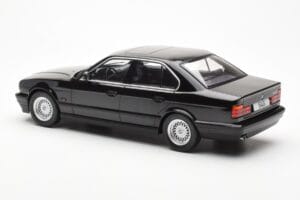 BMW 540i E34 Черен Metallic MCG 1:18 MCG18157 Метал — снимка 5 от 6
