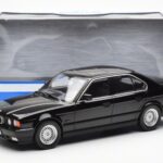 BMW 540i E34 Черен Metallic MCG 1:18 - image 6 of 6
