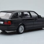 BMW 540i E34 Touring Черен Металик MCG 1:18 - image 2 of 6