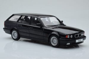BMW 540i E34 Touring Черен Металик MCG 1:18 MCG18329 Метал — снимка 4 от 6