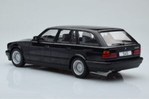 BMW 540i E34 Touring Черен Металик MCG 1:18 MCG18329 Метал — снимка 5 от 6