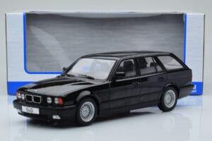 BMW 540i E34 Touring Черен Металик MCG 1:18 MCG18329 Метал — снимка 6 от 6