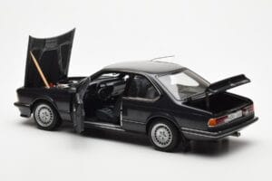 BMW 635 CSi E24 Diamant Черно Металик AUTOart 1:18 70521 Метал — снимка 5 от 8