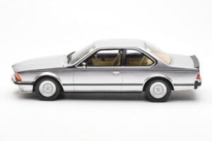 BMW 635 CSi E24 Сребърен Otto 1:18 OT313 Смола — снимка 3 от 6