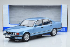 BMW 7 Series E32 730i Синьо MCG 1:18 MCG18160 Метал — снимка 5 от 5