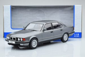 BMW 7 Series E32 740i Сребърен MCG 1:18 MCG18161 Метал — снимка 5 от 5