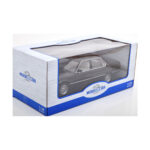 BMW 750i E32 Черен MCG 1:18 - image 3 of 3