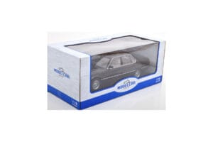 BMW 750i E32 Черен MCG 1:18 MCG18162 Метал — снимка 3 от 3