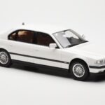BMW 750iL E38 Asia Exclusive Бял Otto 1:18 - image 4 of 6