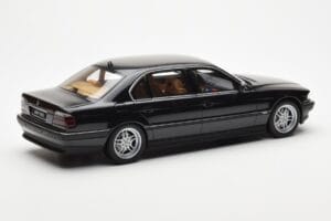 BMW 750iL E38 Черен Otto 1:18 OT609 Смола — снимка 2 от 6