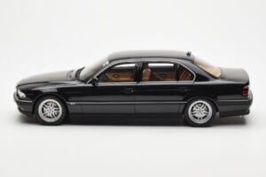 BMW 750iL E38 Черен Otto 1:18 OT609 Смола — снимка 3 от 6
