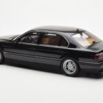 BMW 750iL E38 Черен Otto 1:18 - image 5 of 6