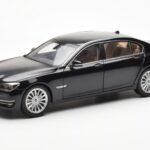 BMW 750Li F02 Facelift Carbon Черен Kyosho 1:18