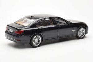 BMW 750Li F02 Facelift Carbon Черен Kyosho 1:18 08784BK Метал — снимка 3 от 8