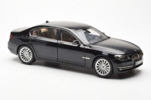 BMW 750Li F02 Facelift Carbon Черен Kyosho 1:18 08784BK Метал — снимка 6 от 8
