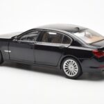 BMW 750Li F02 Facelift Carbon Черен Kyosho 1:18 - image 7 of 8