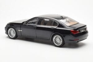 BMW 750Li F02 Facelift Carbon Черен Kyosho 1:18 08784BK Метал — снимка 7 от 8