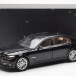 BMW 750Li F02 Facelift Carbon Черен Kyosho 1:18 - image 8 of 8