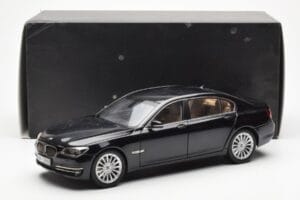 BMW 750Li F02 Facelift Carbon Черен Kyosho 1:18 08784BK Метал — снимка 8 от 8