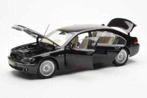 BMW 760Li E66 Черен Kyosho 1:18 08572BK Метал — снимка 2 от 9