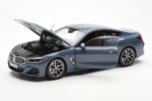 BMW 850i G15 Barcelona Blue Metallic Norev 1:18 80432450995 Метал — снимка 2 от 8