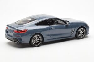 BMW 850i G15 Barcelona Blue Metallic Norev 1:18 80432450995 Метал — снимка 3 от 8