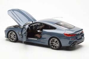 BMW 850i G15 Barcelona Blue Metallic Norev 1:18 80432450995 Метал — снимка 5 от 8