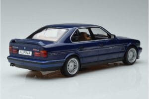 BMW Alpina B10 4.6 E34 Син MCG 1:18 MCG18230 Метал — снимка 2 от 6