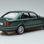 BMW Alpina B10 4.6 E34 Зелен MCG 1:18 MCG18229 Метал - image 2 of 6