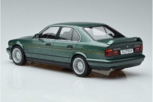 BMW Alpina B10 4.6 E34 Зелен MCG 1:18 MCG18229 Метал — снимка 5 от 6