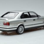 BMW Alpina B10 4.6 E34 Сребрист MCG 1:18 MCG18231 Метал - image 2 of 5