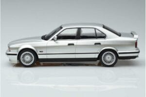 BMW Alpina B10 4.6 E34 Сребрист MCG 1:18 MCG18231 Метал — снимка 3 от 5