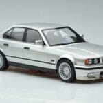 BMW Alpina B10 4.6 E34 Сребрист MCG 1:18 MCG18231 Метал - image 4 of 5