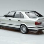 BMW Alpina B10 4.6 E34 Сребрист MCG 1:18 MCG18231 Метал - image 5 of 5