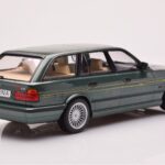 BMW Alpina B10 E34 Touring Тъмнозелен MCG 1:18 - image 2 of 6