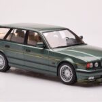 BMW Alpina B10 E34 Touring Тъмнозелен MCG 1:18 - image 4 of 6