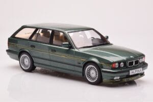 BMW Alpina B10 E34 Touring Тъмнозелен MCG 1:18 MCG18331 Метал — снимка 4 от 6
