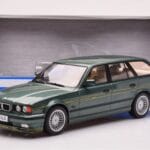 BMW Alpina B10 E34 Touring Тъмнозелен MCG 1:18 - image 6 of 6