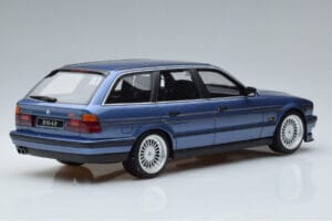 BMW Alpina B10 E34 4.0 Touring Син Otto 1:18 OT944 Смола — снимка 2 от 6