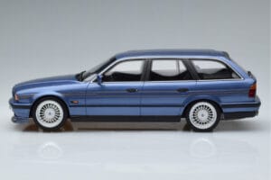 BMW Alpina B10 E34 4.0 Touring Син Otto 1:18 OT944 Смола — снимка 3 от 6